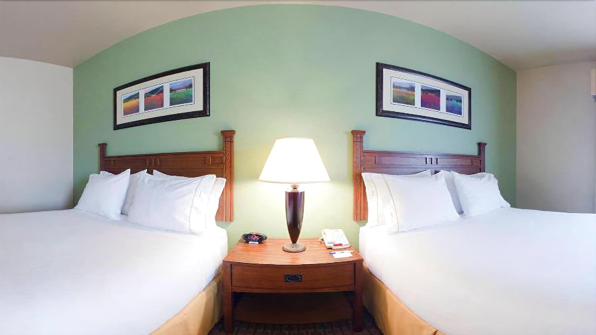 Baymont Inn & Suites By Wyndham Sturgis Bagian luar foto