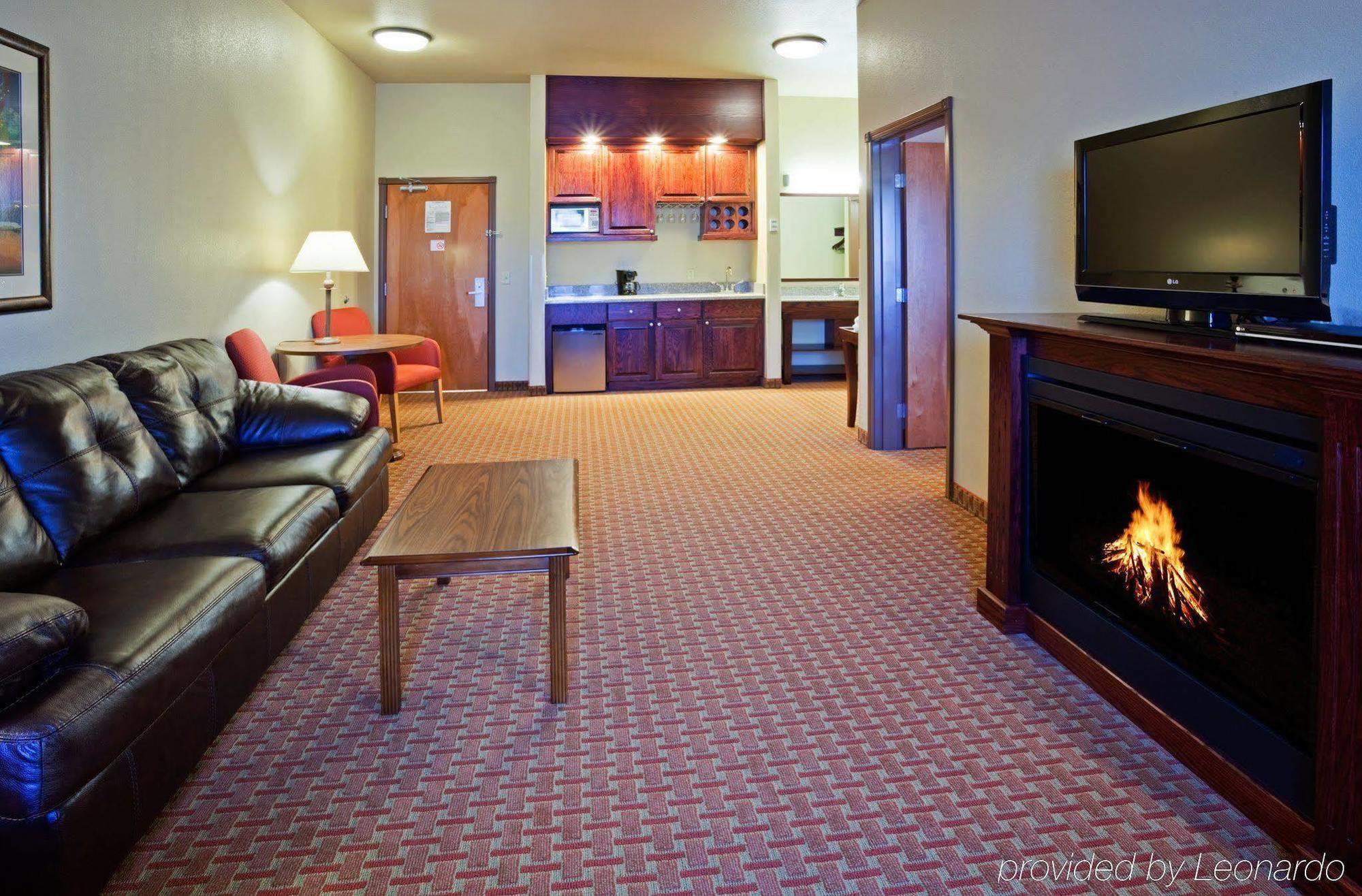 Baymont Inn & Suites By Wyndham Sturgis Ruang foto