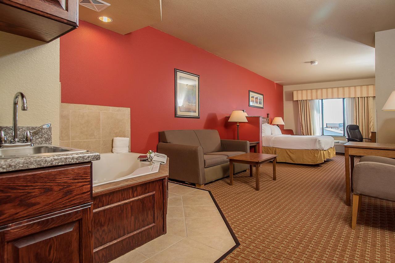 Baymont Inn & Suites By Wyndham Sturgis Bagian luar foto