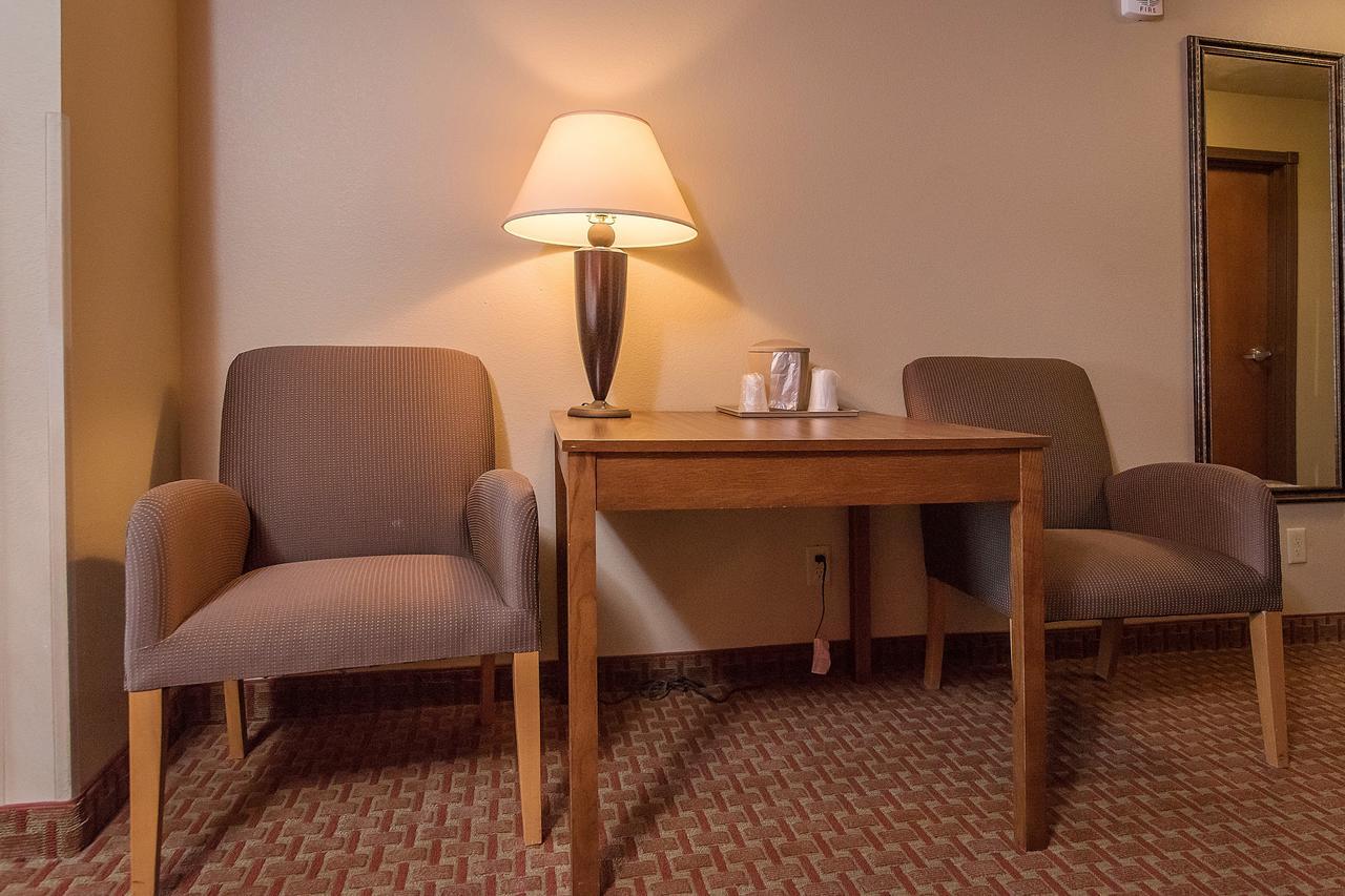 Baymont Inn & Suites By Wyndham Sturgis Bagian luar foto
