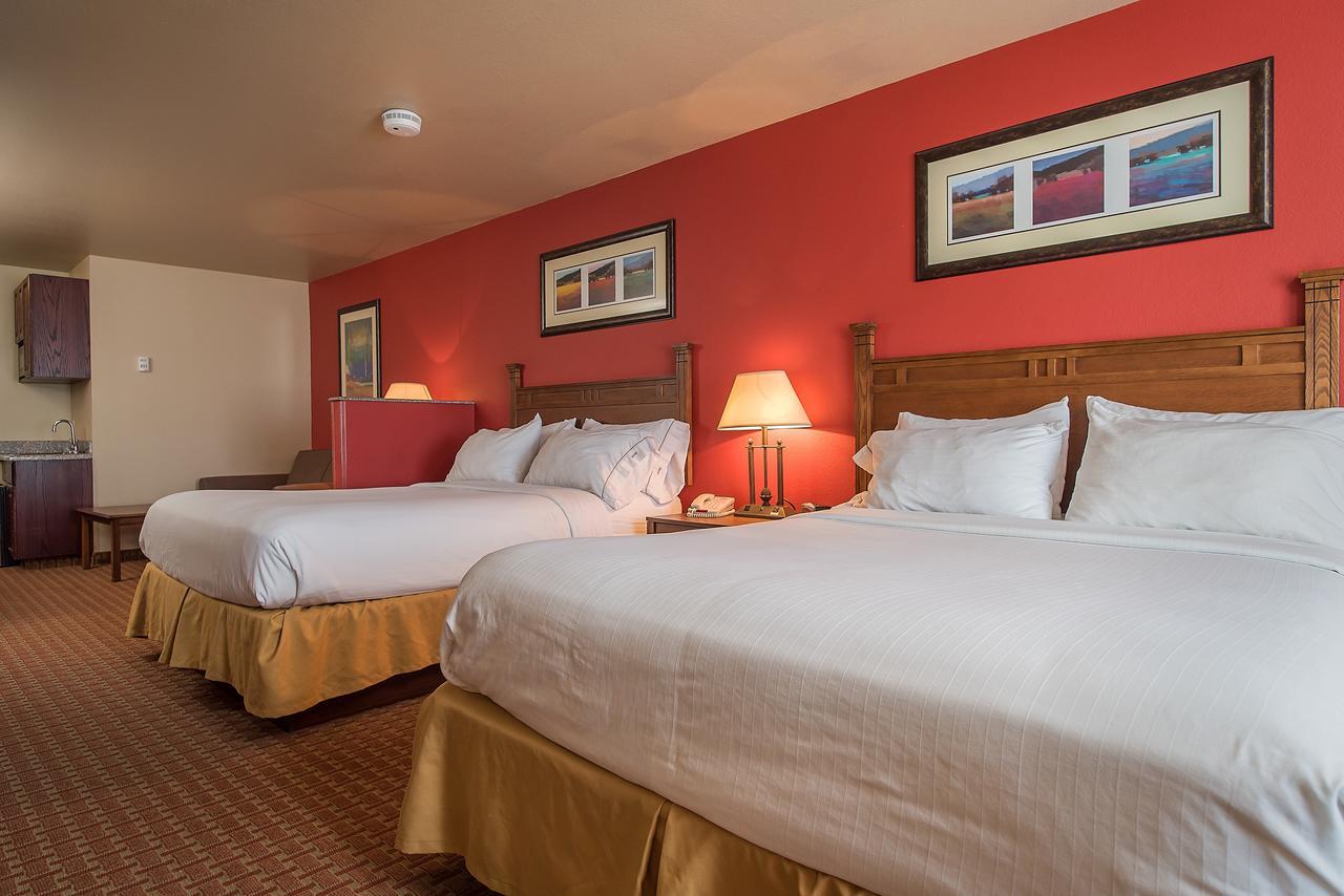 Baymont Inn & Suites By Wyndham Sturgis Bagian luar foto