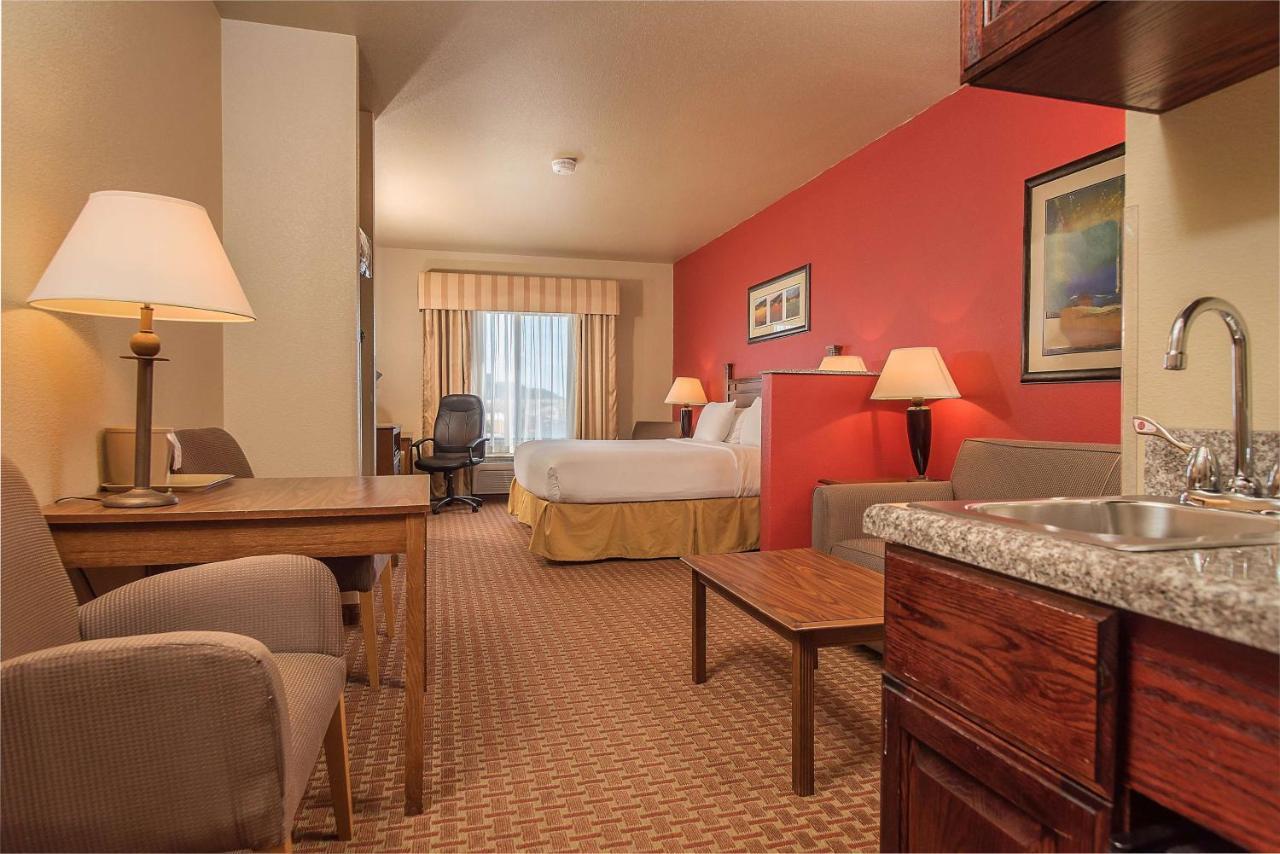 Baymont Inn & Suites By Wyndham Sturgis Bagian luar foto