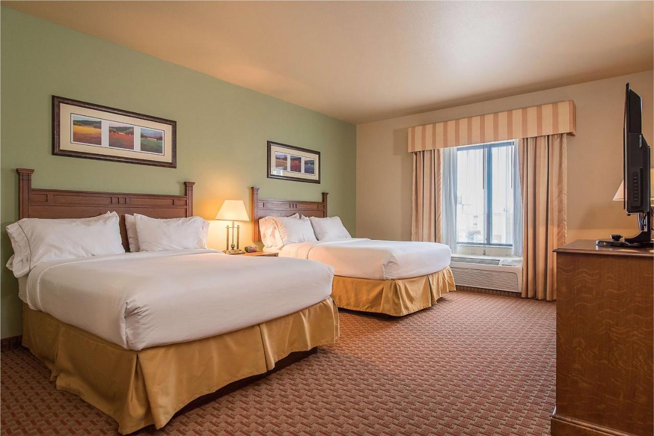 Baymont Inn & Suites By Wyndham Sturgis Bagian luar foto